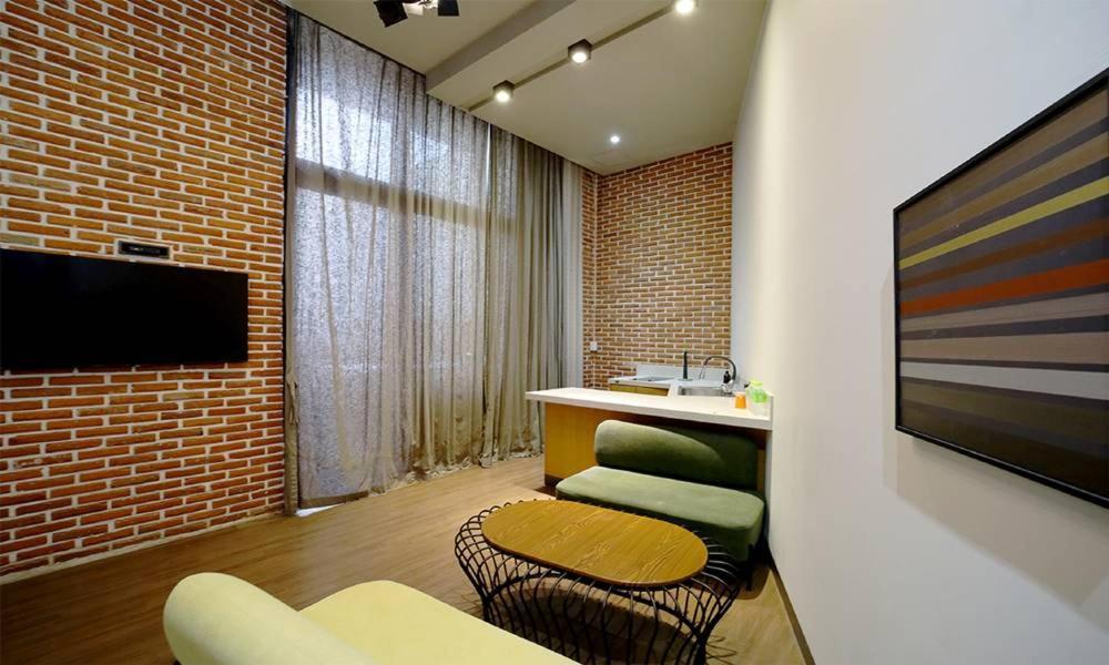 Seomyeon Hound Hotel 1St Street Busan Ngoại thất bức ảnh