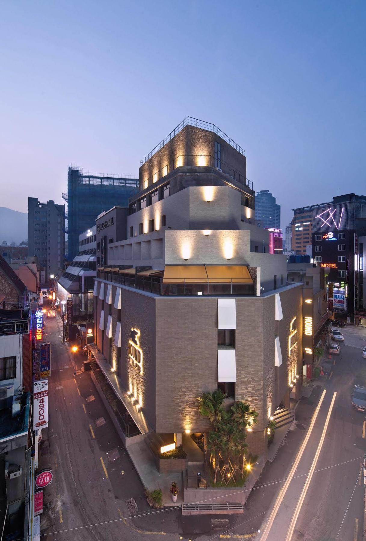 Seomyeon Hound Hotel 1St Street Busan Ngoại thất bức ảnh